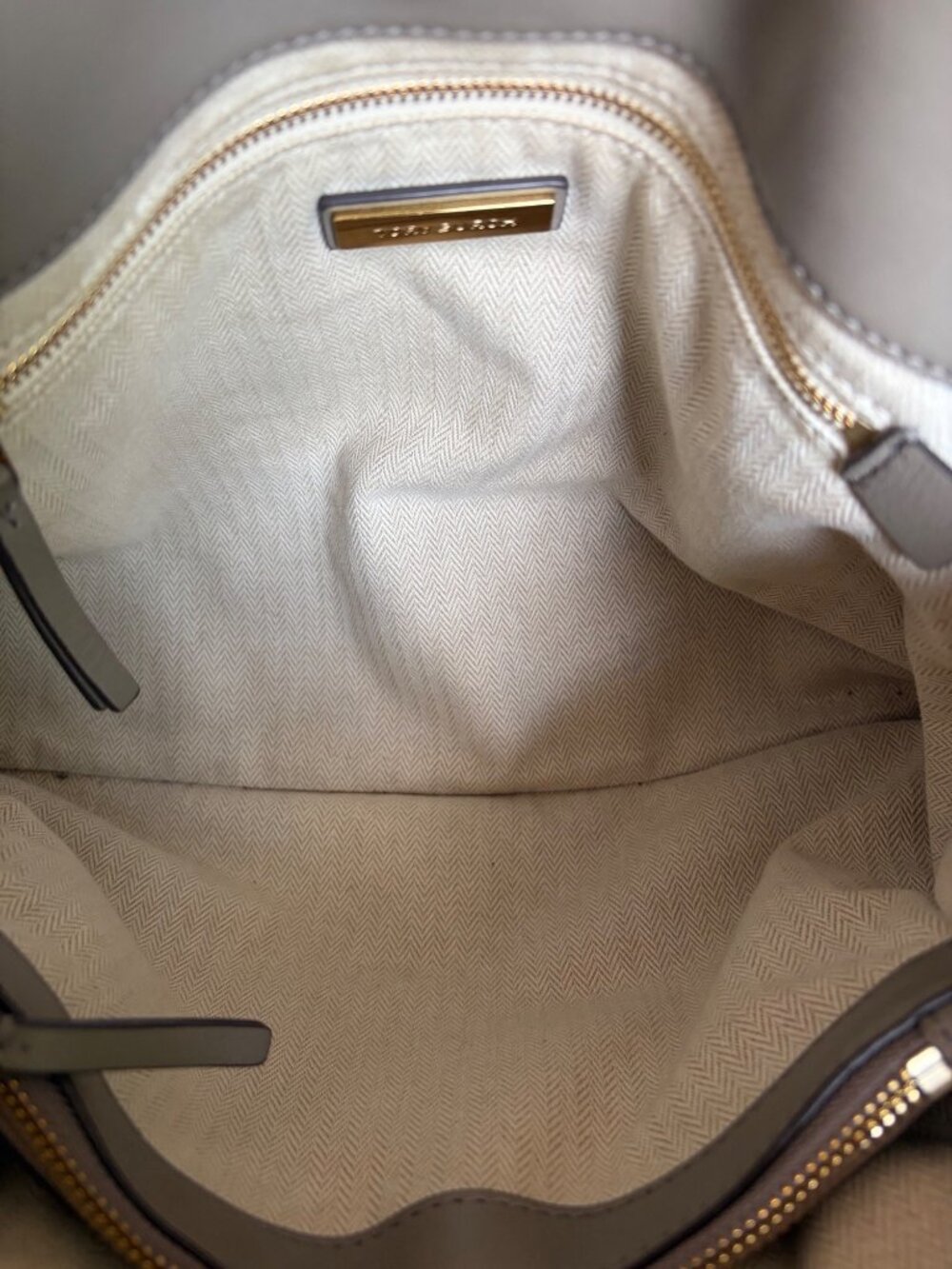 Tory Burch Kira Chevron Tote Shoulder Bag Classic Gray - Picture 9 of 16